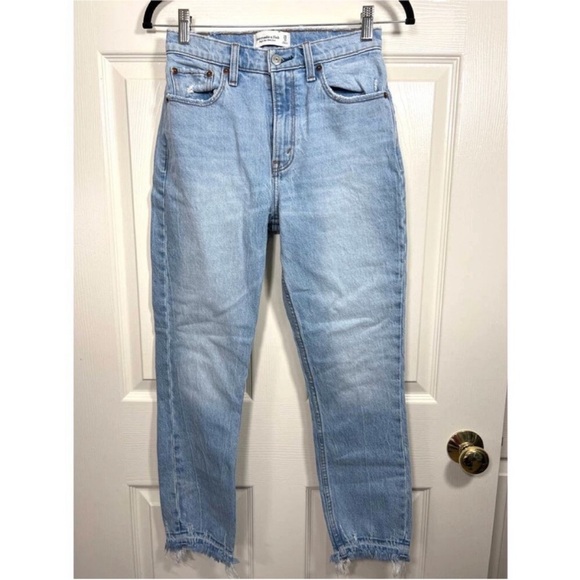 Abercrombie Classic Blue Women's Jeans - Picture 2 of 9
